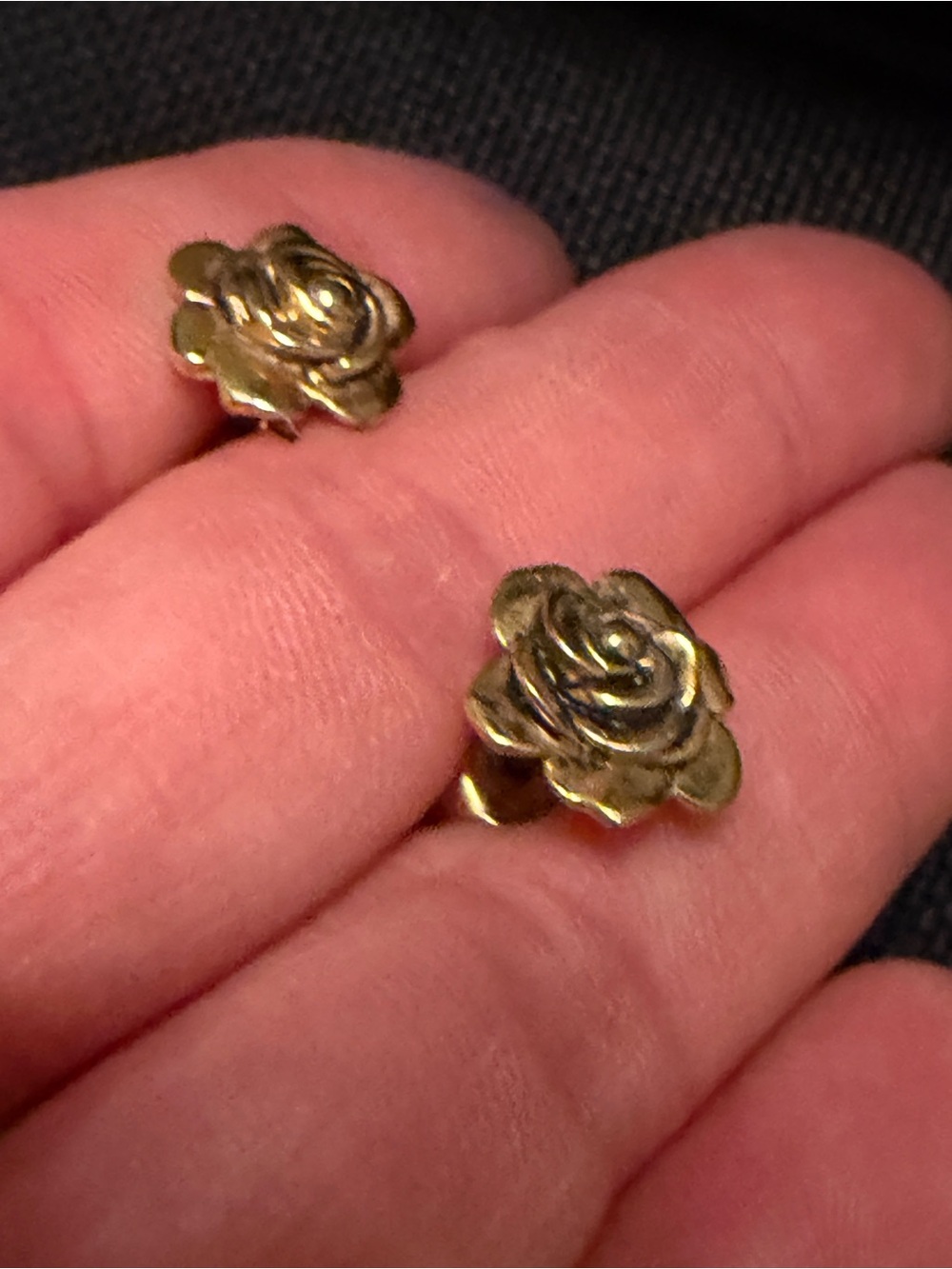 Vintage Avon Gold Tone Sculpted Rose Flower Stud Earrings Signed